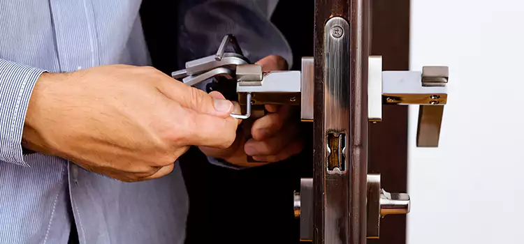 Commercial Door Lock Repair Sainte-Catherine