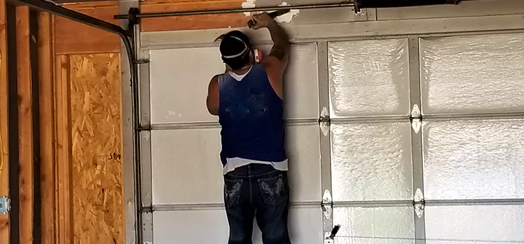 Specialized Garage Door Panel Solutions in Sainte-Catherine, QC