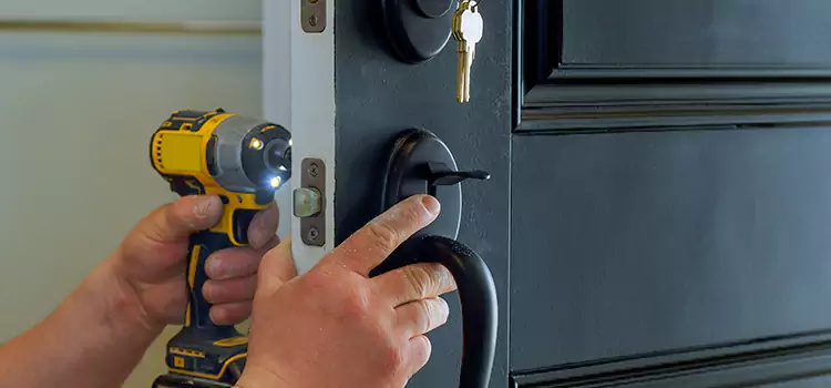 Commercial Door Lock Installation Sainte-Catherine