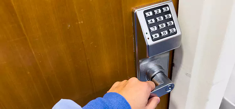 Why Choose Us for Your Keypad Lock Needs in Sainte-Catherine, QC?