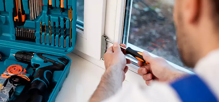 Sliding Glass Door Track Repair in Sainte-Catherine, QC